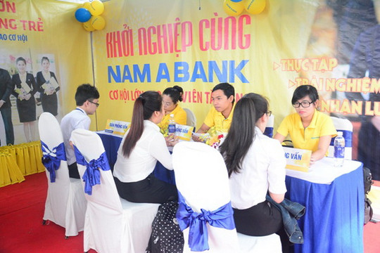 Nam A Bank đồng hành cùng ngày hội tuyển dụng của Trường Đại học Kinh tế - Luật