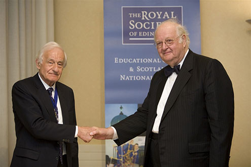 Giáo sư Angus Deaton nhận giải Nobel Kinh tế