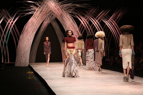 Những con số khủng của sàn diễn Vietnam International Fashion Week 2015