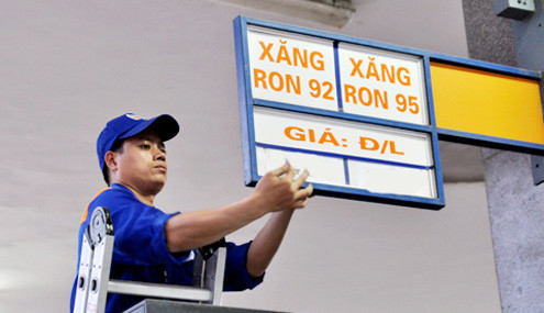 Xăng giảm giá, dầu tăng 222 đồng/lít từ 15 giờ chiều nay