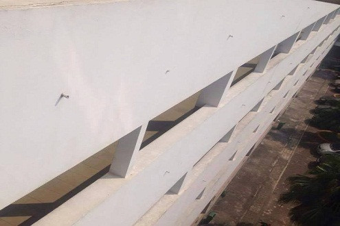 Rơi từ tầng 6 trường Đại học Xây dựng Hà Nội, một phụ nữ tử vong