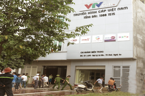 Trụ sở Truyền hình cáp Việt Nam chi nhánh miền Trung bốc cháy