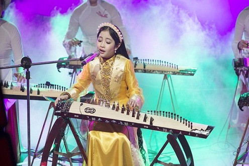 "Công chúa tóc mây" Hồng Minh đăng quang Giọng hát Viêt nhí 2015