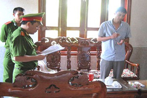 Cán bộ Hội đồng bồi thường, GPMB huyện chiếm đoạt tiền của dân