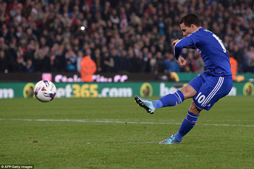 Cận cảnh Chelsea thua 10 người Stoke City, Mourinho hết cửa ở lại
