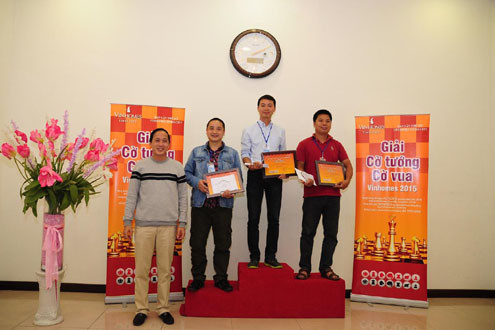 Hàng trăm kỳ thủ tranh tài sôi nổi tại “Giải Cờ tướng – Cờ vua Vinhomes 2015”