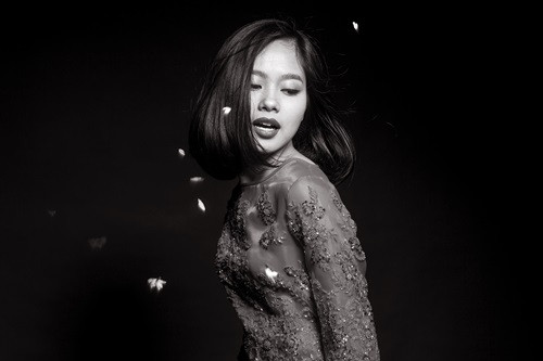 Nối gót Mỹ Tâm, Hoàng Quyên tổ chức liveshow riêng ở tuổi 23
