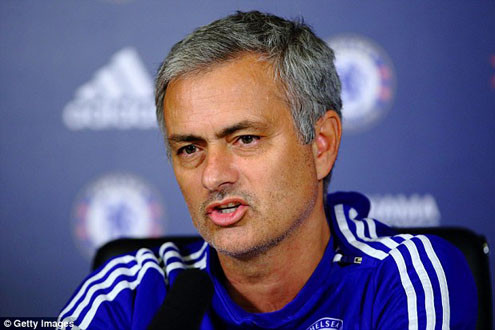 Tin được không? Mourinho sẽ ngồi góc phố xem Chelsea thi đấu với chiếc Ipad