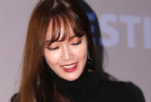 Rời SNSD, Jessica lộ mặt cứng đờ tròn trịa