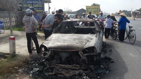 Thanh Hóa: Đốt xe ô tô vì tài xế đi chậm