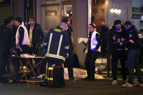 Nóng: Đánh bom, nổ súng liên hoàn tại Paris vì "Syria" và "Thượng đế vĩ đại"?