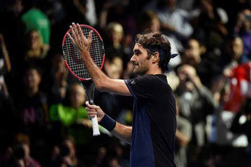 Federer bất ngờ hạ Djokovic giành vé vào bán kết ATP World Tour Finals