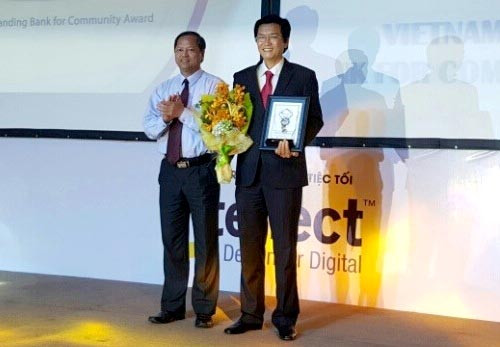 Agribank vinh dự đón nhận giải thưởng "Ngân hàng vì cộng đồng năm 2015"