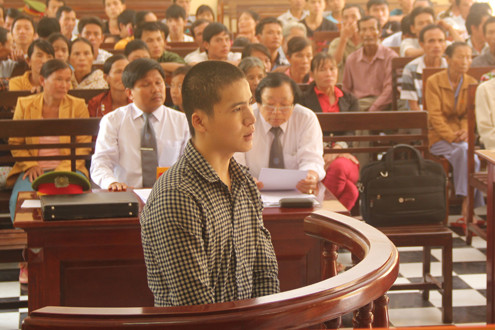 Nước mắt muộn màng của ông bố trẻ
