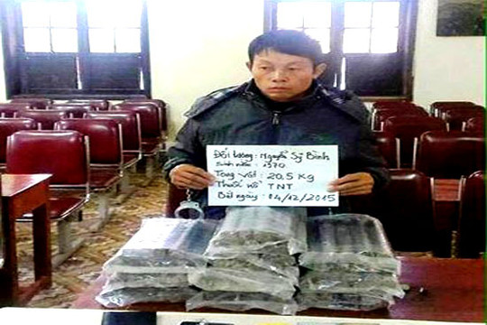 Mang hơn 20 kg thuốc nổ TNT đi tiêu thụ bị bắt giữ