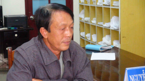 Chủ tịch xã khai nhiều tuổi hơn mẹ để nhận Huân chương