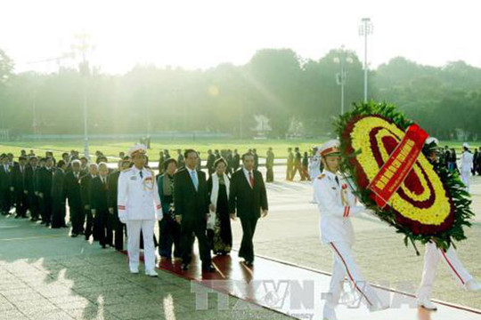 Lãnh đạo Đảng, Nhà nước viếng Chủ tịch Hồ Chí Minh  nhân dịp Đại hội thi đua yêu nước toàn quốc