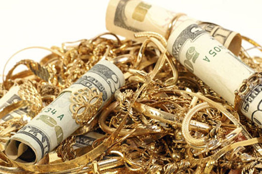 Giá vàng tăng nhẹ do đồng USD suy yếu