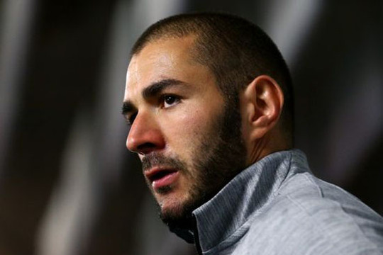 Karim Benzema hết cửa vào ĐT Pháp vì scandal tống tiền