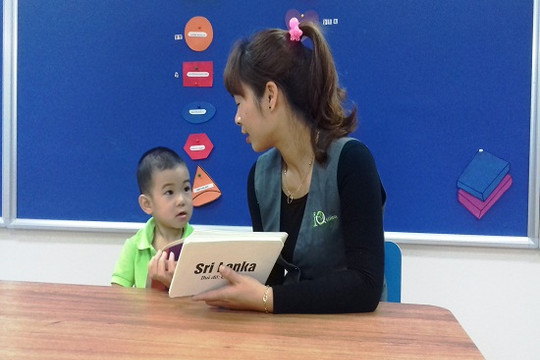 Khả năng nói tiếng Anh điêu luyện của cháu bé lên 3