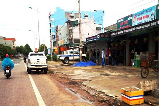 Án mạng trước cửa quán karaoke