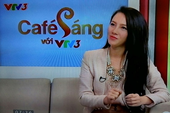 Tin tức giải trí ngày 23/12: MC Minh Hà tái xuất sau scandal tình ái
