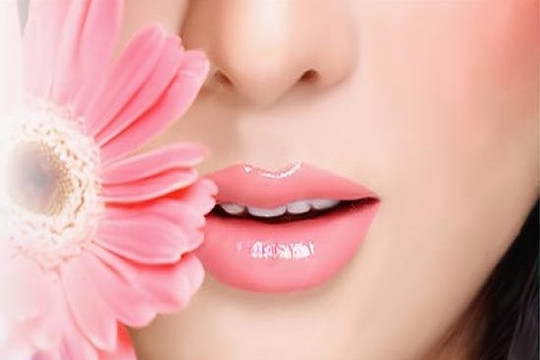 Mẹo hay chữa môi khô, nứt nẻ vào mùa đông