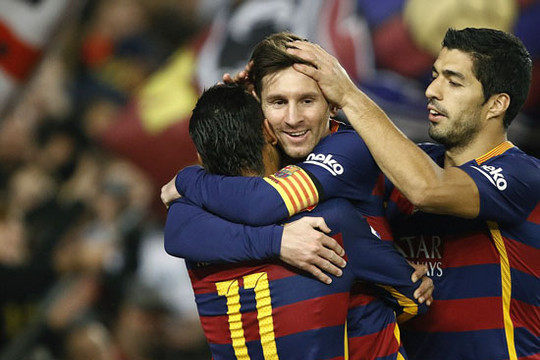Barcelona với khúc hoan ca ngày cuối năm
