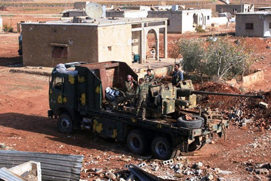 Quân đội Syria phản đòn ác liệt, tái chiếm tuyến đường chiến lược Hama-Salamiyah