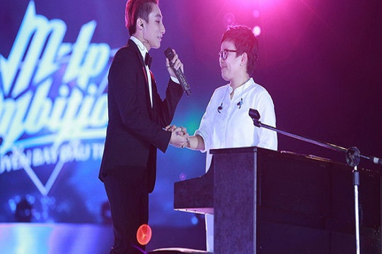 Sơn Tùng M-TP nghẹn ngào khi song ca cùng Thu Phương, Phương Uyên