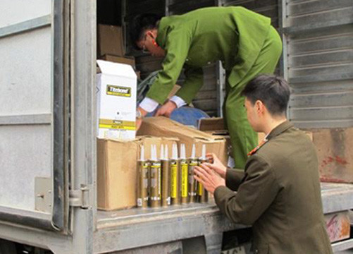 Mua keo chuyên dụng giả từ Trung Quốc về Việt Nam tiêu thụ