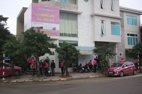 Tài xế taxi Hoàng Anh đình công đòi quyền lợi