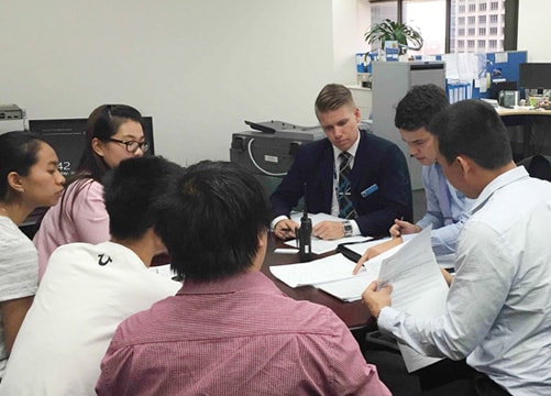 Cảnh sát Australia bắt kẻ bán vé máy bay giả cho du học sinh Việt Nam