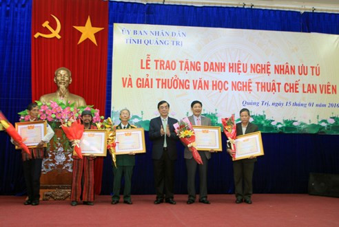 Trao tặng danh hiệu Nghệ nhân ưu tú và giải thưởng văn học nghệ thuật Chế Lan Viên