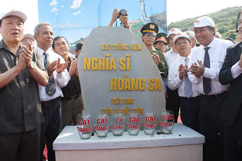 Đặt viên đá đầu tiên xây dựng Khu tưởng niệm Nghĩa sĩ Hoàng Sa
