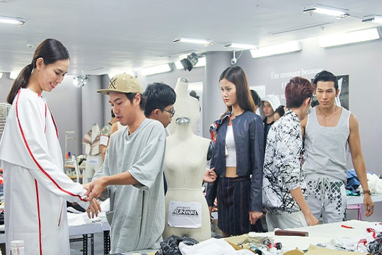 Project Runway Vietnam 2015: Top 9 tranh cãi gay gắt sau 35 giờ làm việc nhóm