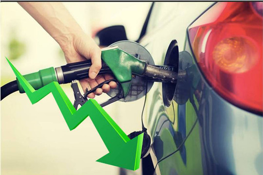 Xăng giảm thấp kỷ lục từ 15h chiều nay