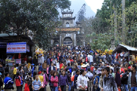 Hà Nội chỉ đạo rà soát, giảm lễ hội quy mô lớn