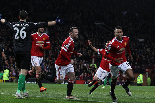 Man đỏ, Man xanh toàn thắng; Liverpool “ngã ngựa” trước Leicester City