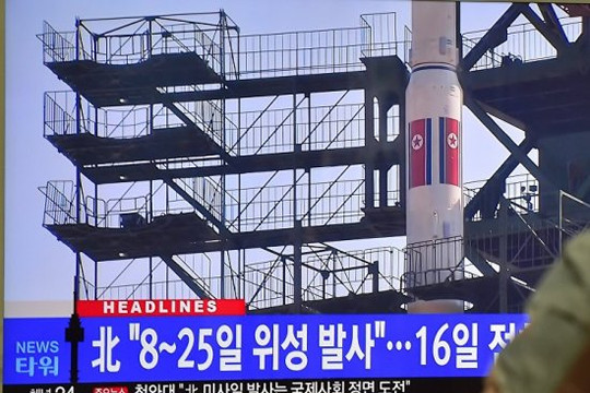 Hàn Quốc: Triều Tiên bất ngờ phóng tên lửa tầm xa