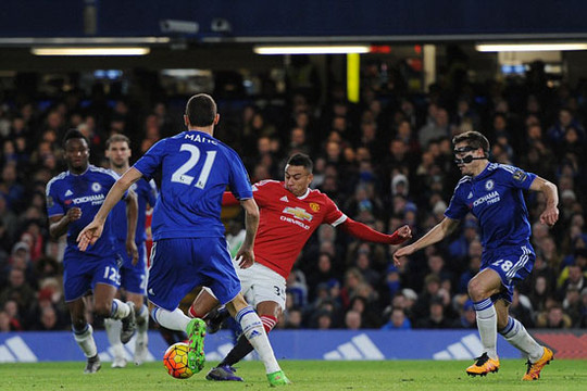 M.U đánh rơi chiến thắng trong trận cầu đinh trước Chelsea