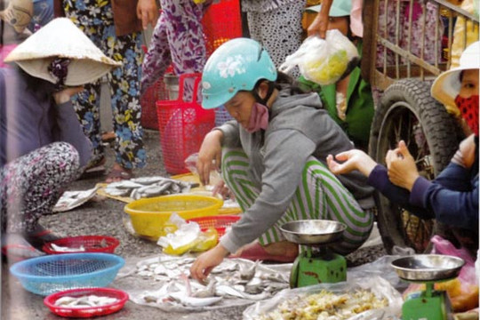 Nhớ mẹ, nhớ bến cá cuối năm