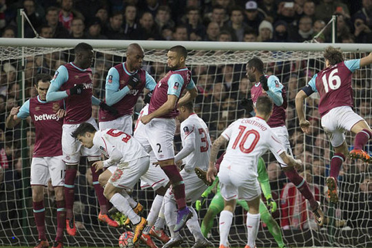 Liverpool cay đắng rời FA Cup