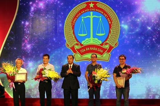 Nhà thơ Lê Minh Quốc: “Tôi rất may đã có cơ hội đóng góp tác phẩm viết về Tòa án nhân dân”