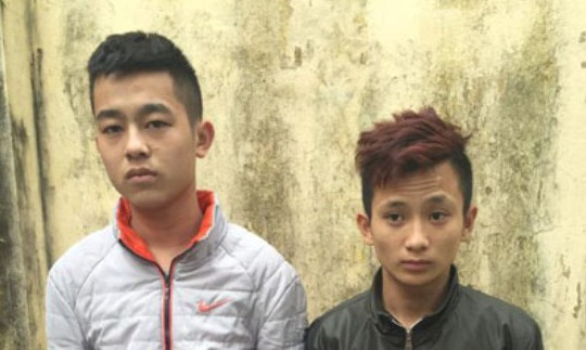 Bắt hai đối tượng chặn người đi đường bắt viết giấy nợ