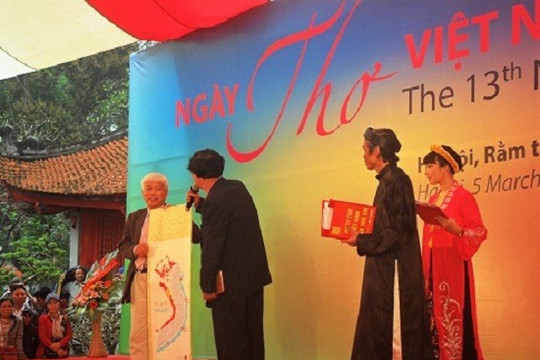 Ngày thơ Việt Nam 2016: Thơ ca trên đường đời