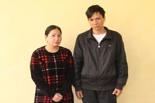 Giấu 17 gói heroin tại nhà riêng, hai vợ chồng bị khởi tố
