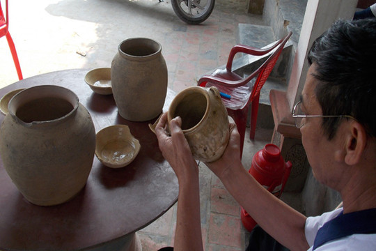 Phát hiện cổ vật thời Lý khi di dời cây để làm nhà