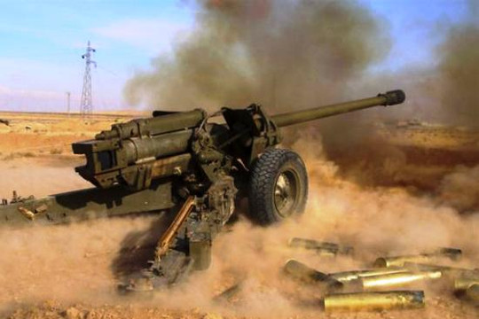 Quân đội Syria bị "tố" thả bom thùng chứa khí clo chống dân thường