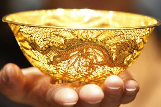 Giá vàng bứt phá mạnh mẽ tăng cả trăm nghìn đồng